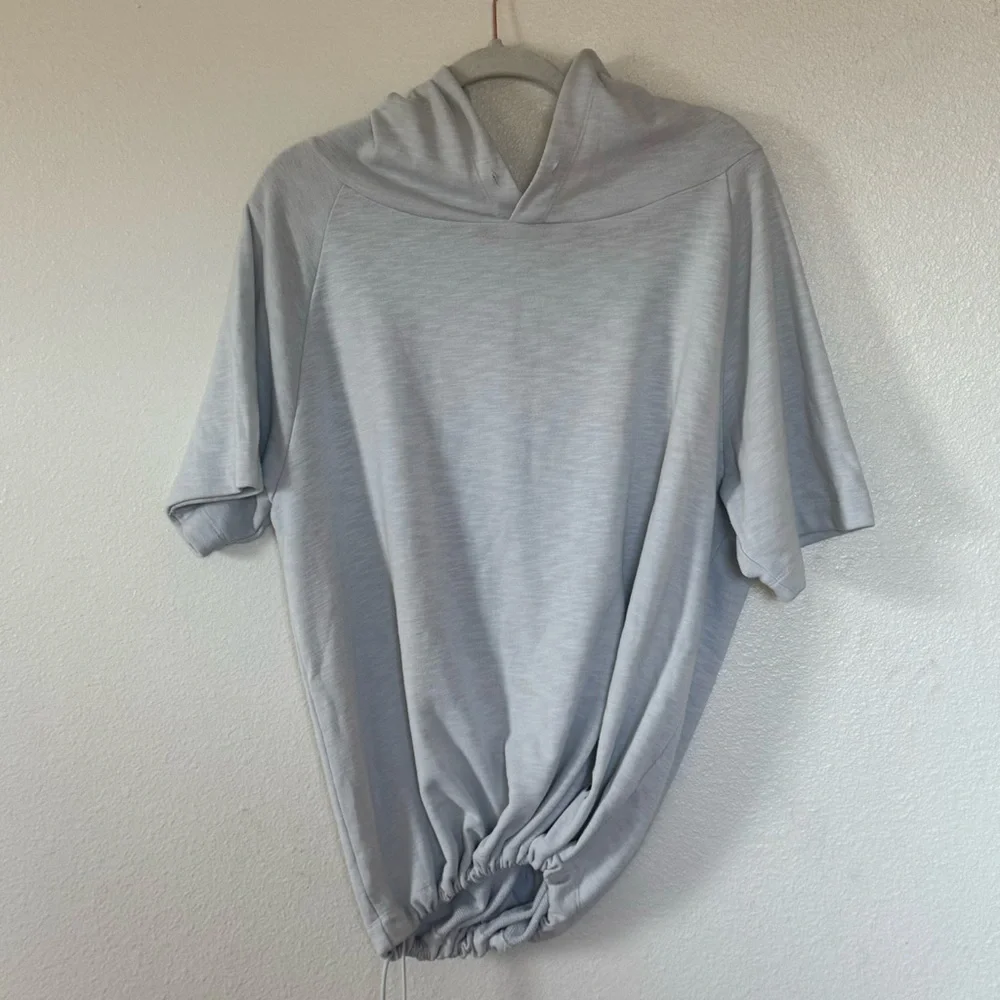 Under Armour Gray Short Sleeve Hoodie Pullover Oversized Sweatshirt M - Picture 2 of 8